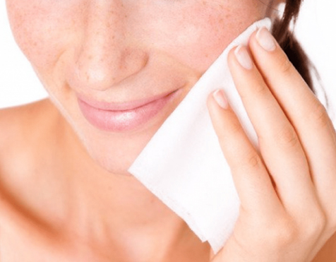 What are the advantages of makeup remover wipes over makeup remover water and makeup remover oil?